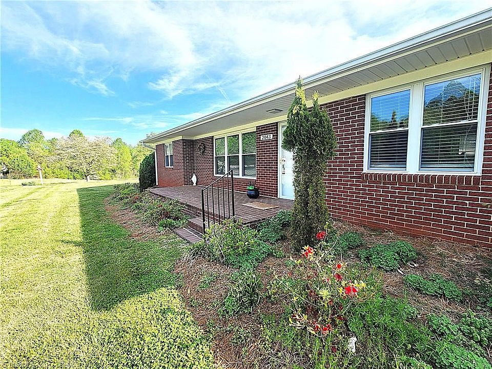 1st image of 2043 Snow Hill Church Rd