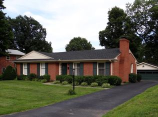 4066 Elmwood Ave, Saint Matthews, KY 40207