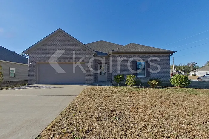 204 White Oak Cir