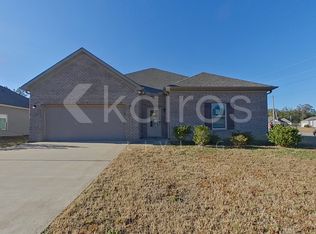 204 White Oak Cir, Lincoln, AL 35096