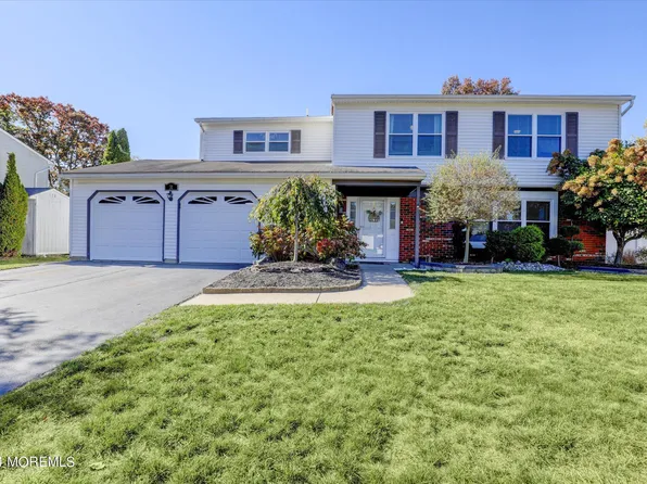 31 Honeysuckle Way, Howell, NJ 07731