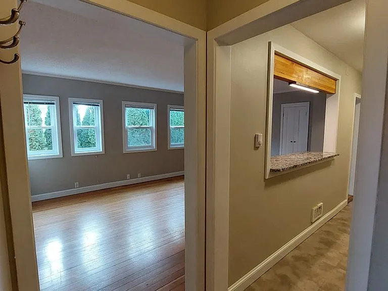 2516 Cornwall Ave #8 — Photo 4