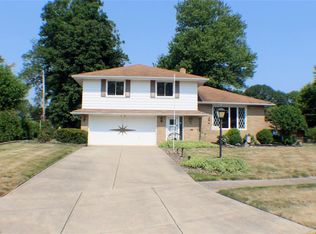 5630 Cascade Ct, Seven Hills, OH