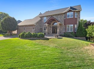 4086 Deerwood Trl, Eagan, MN 55122