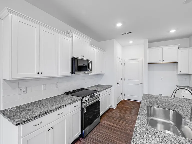 5295 Amaryllis Way — Photo 10