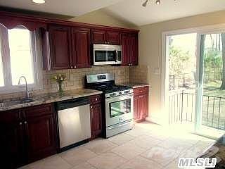 3rd image of 1463 Woodside Ave