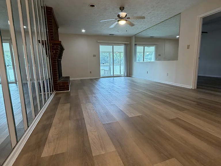 311 Leisure Lake Dr — Photo 3