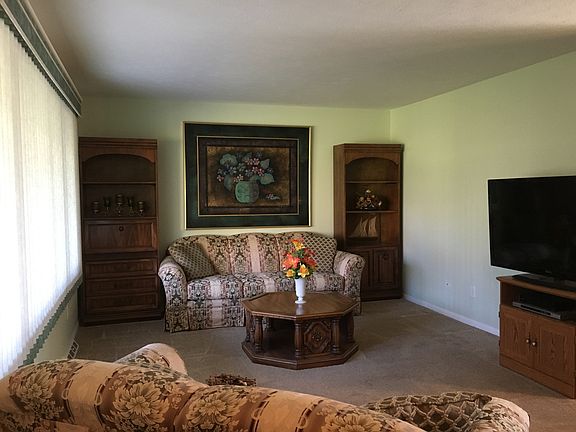 Living room - main level