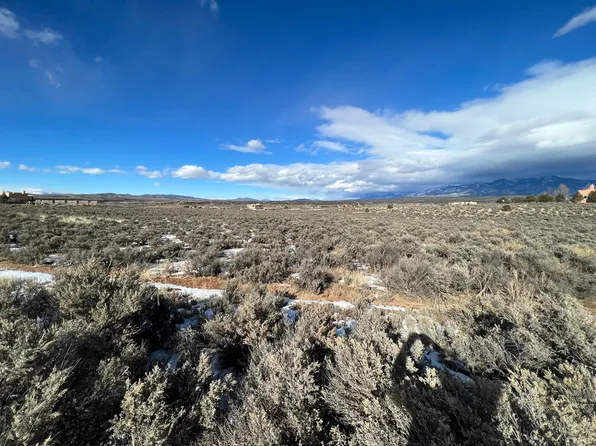 2 Coyote Loop, Arroyo Hondo, NM 87513