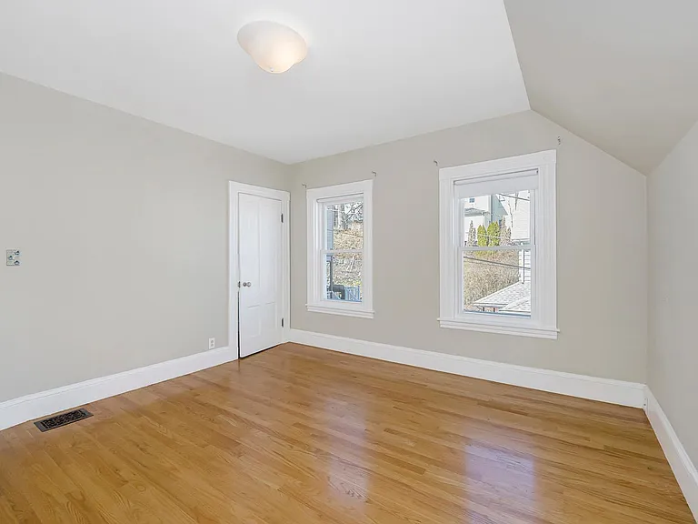 16 Oak Grove Ter — Photo 18
