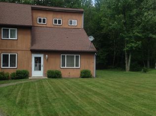 4182 River Ln, Tobyhanna, PA 18466