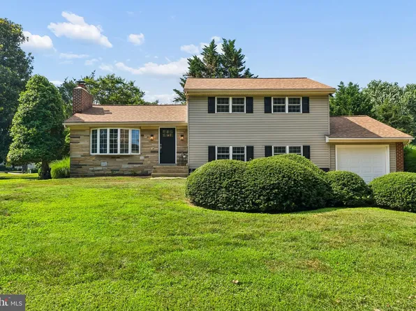110 Lake View Dr, Annapolis, MD 21403