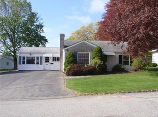 38 Coulters Rd, Cranston, RI 02920