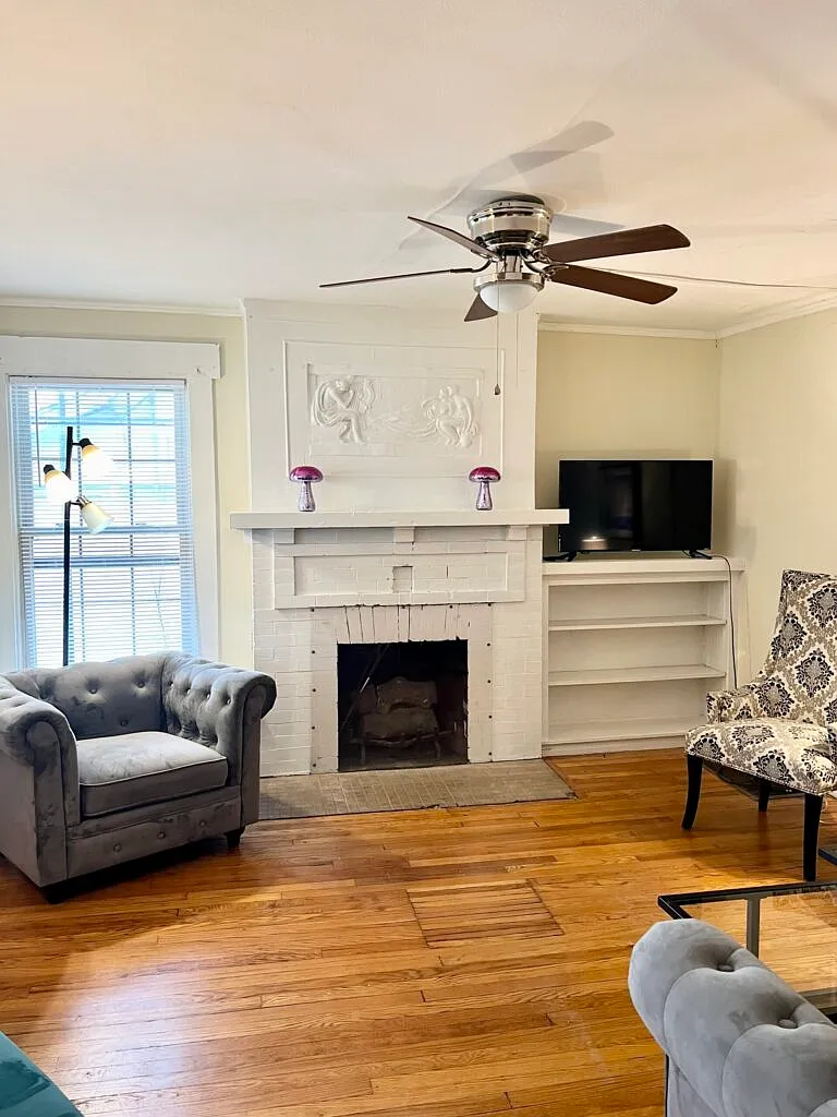 2 bed, 1015 sqft, $2,275 — Photo 1