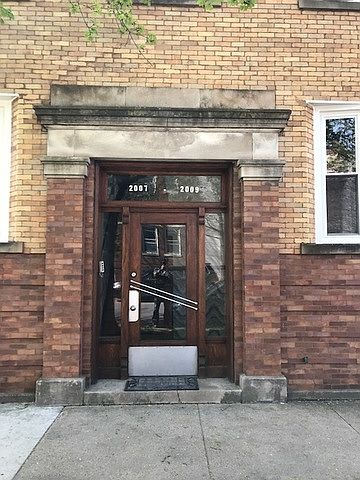 1st image of 2007 W Hutchinson St #1
