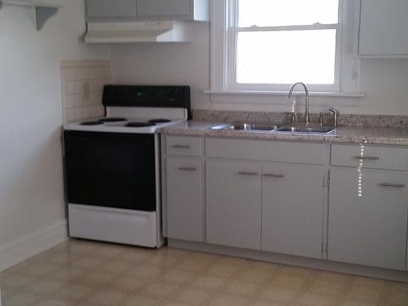 5th image of 137 Holdridge Ave