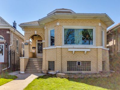 2852 N Kenneth Ave, Chicago, IL, 60641