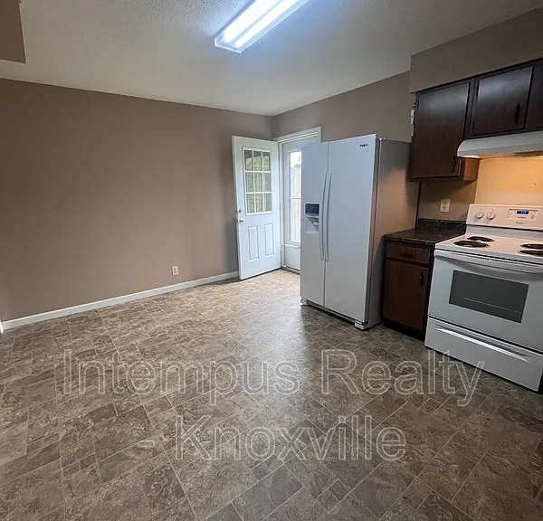 405 Iroquois Ln #2 — Photo 5