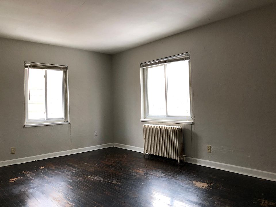 1st image of 538 Hadley Ave APT 4