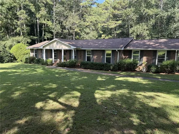 5329 Rocky Hill Dr SW, Lilburn, GA 30047