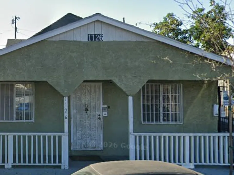 1122-1126 E 40th Pl