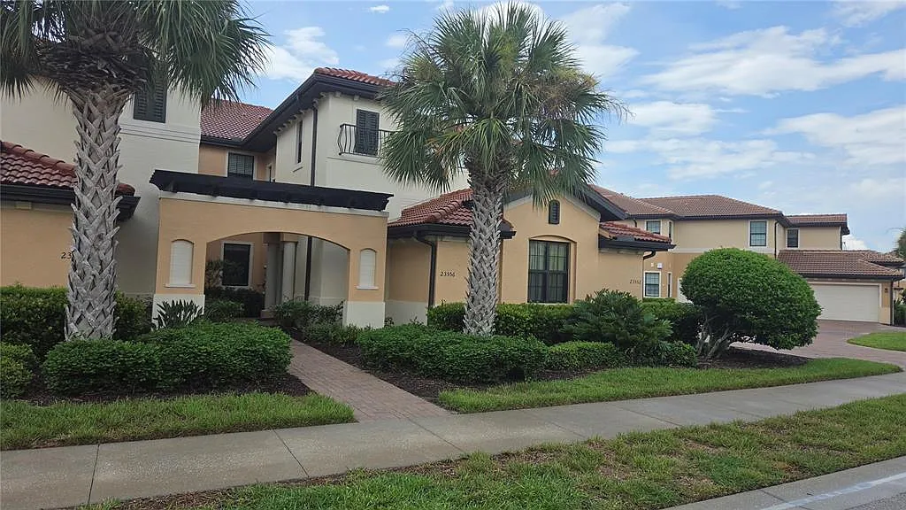 3 bed, 2.0 bath, 2569 sqft, $5,500 — Photo 3