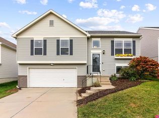 10864 Black St, Omaha, NE 68142