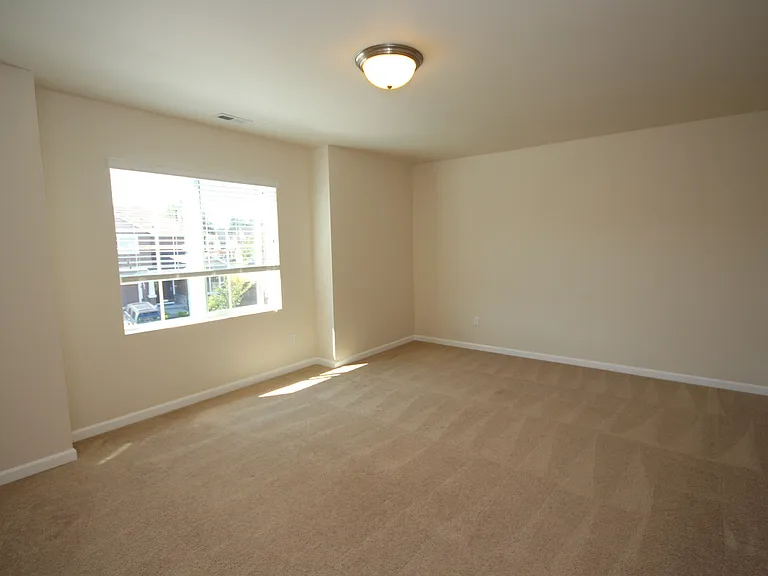 11423 129th St E — Photo 10