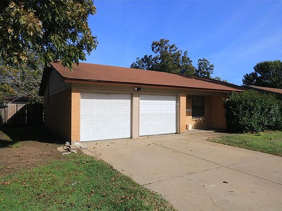4th image of 112 NW Jill Ann Dr
