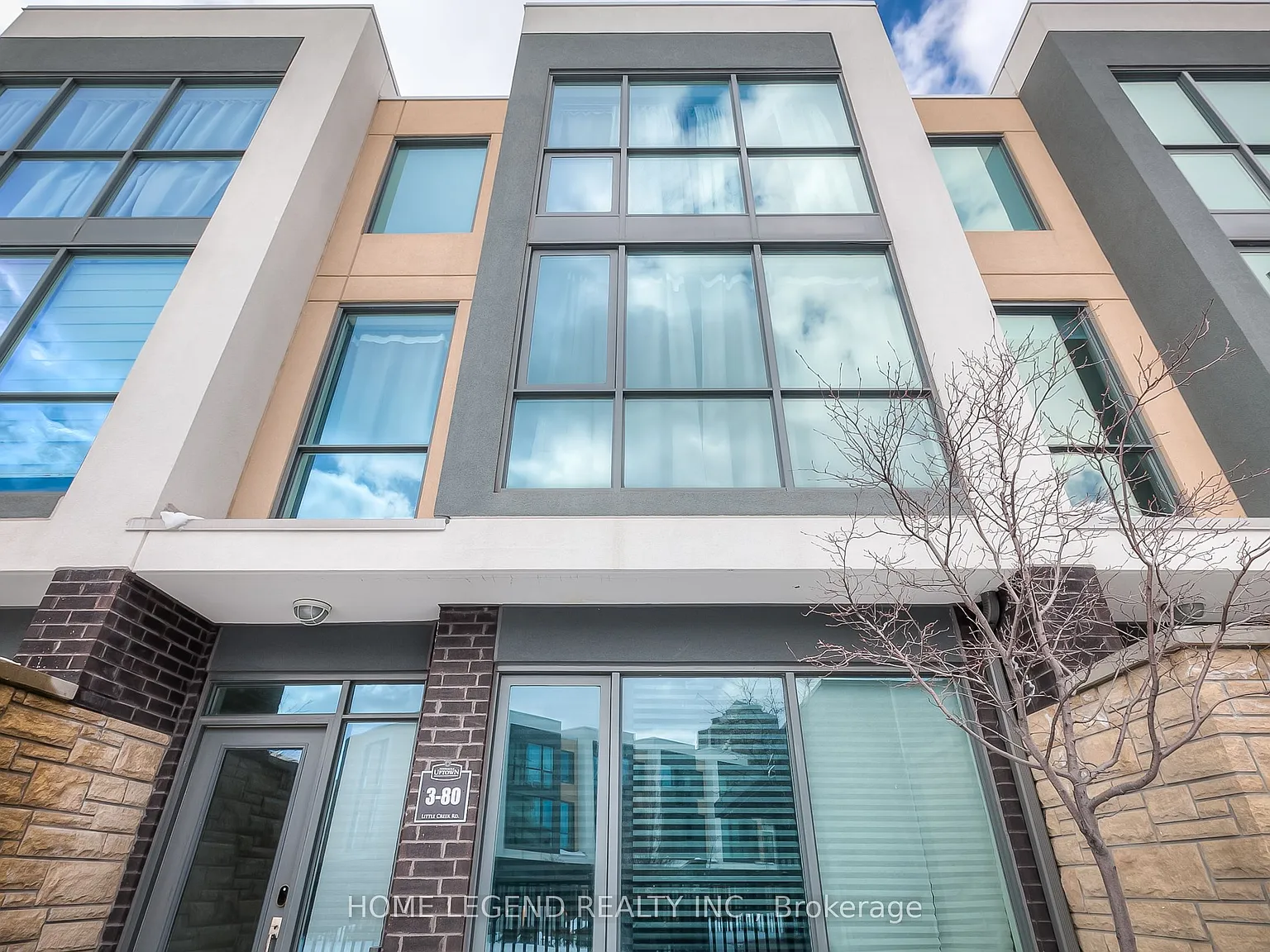 4 bed, $4,200 — Photo 1