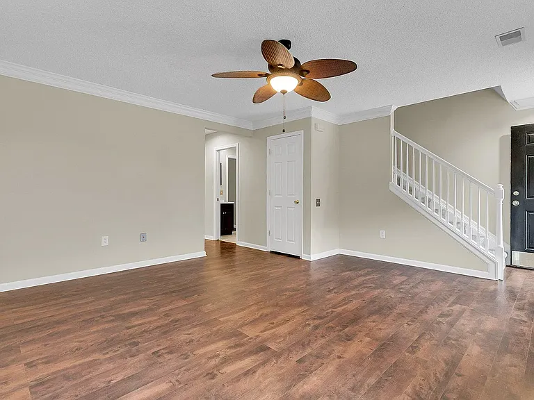 2117 Kings Gate Ln — Photo 5