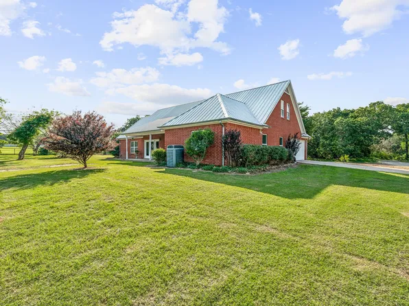 3387 Green Meadows Dr, Glen Rose, TX 76043