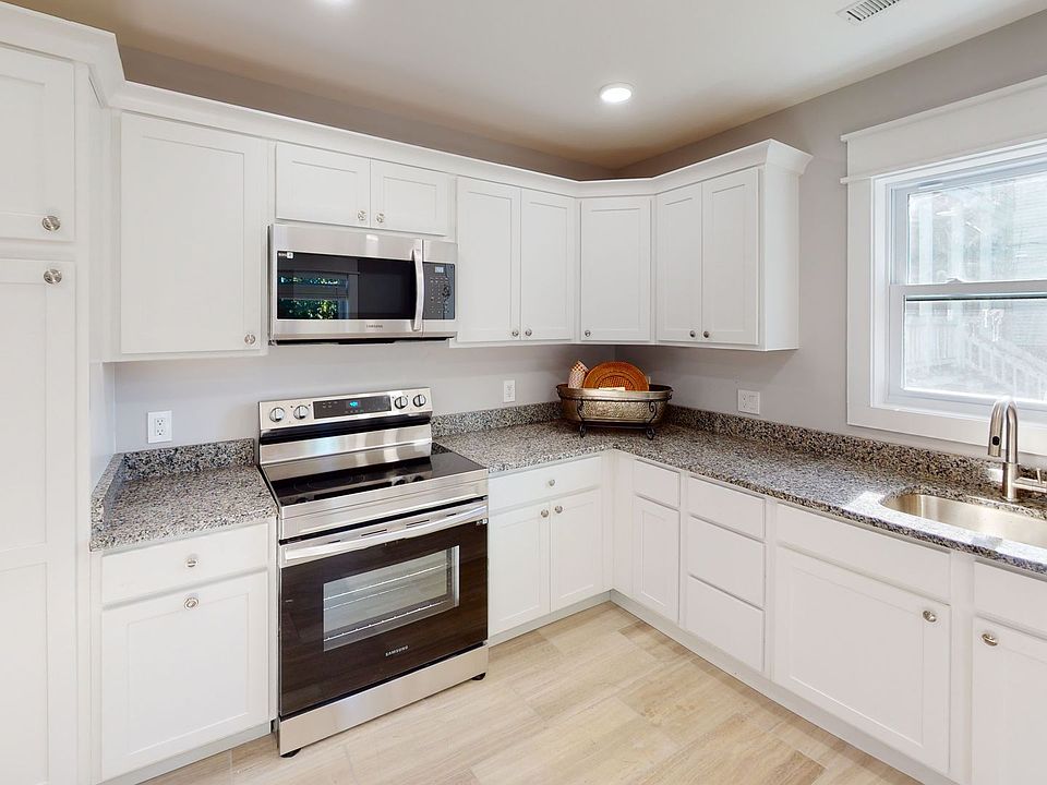 1st image of 1319 Forest Ave APT 2