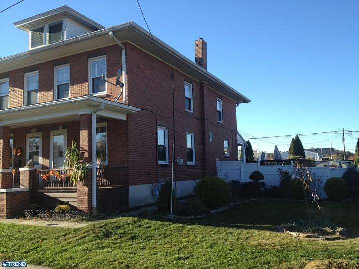 2nd image of 1341 Fern Ave