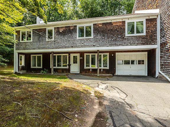2nd image of 15 Cardinal Dr #15