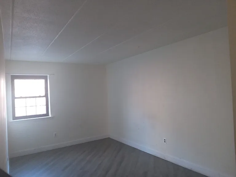 158 Woodstream Dr #5 — Photo 11