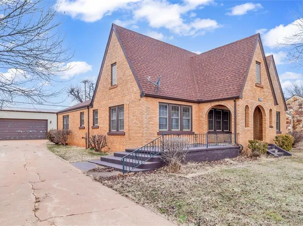 1124 S Main St, Kingfisher, OK 73750