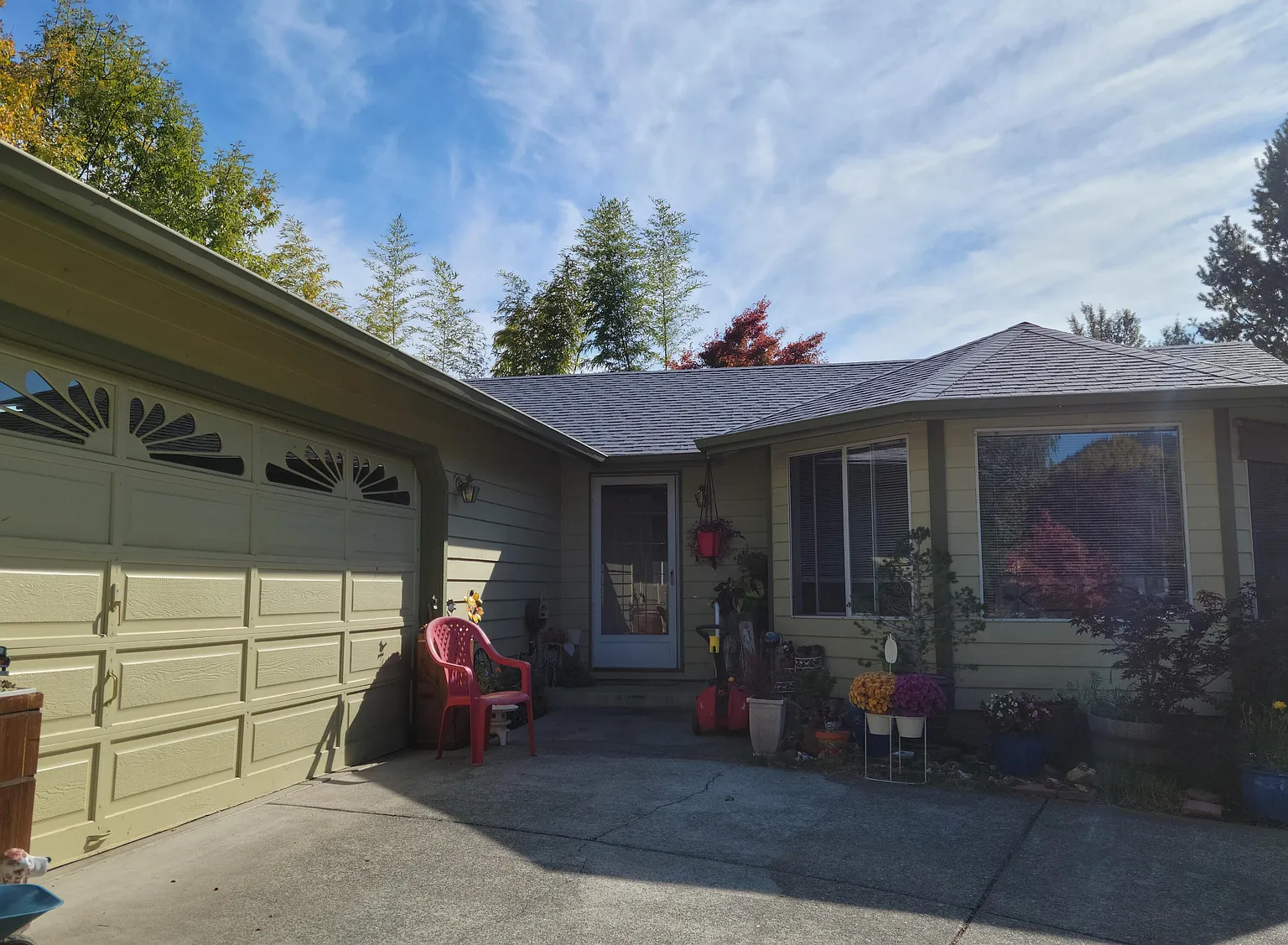 1523 NW Thompson Way photo 1