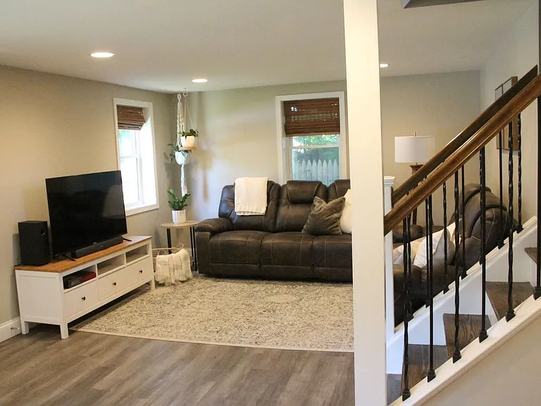 155 W Main St — Photo 8