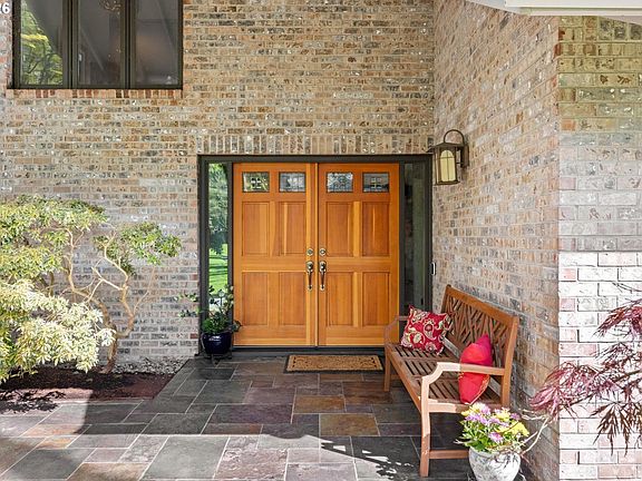 5th image of 701 Terrace Dr