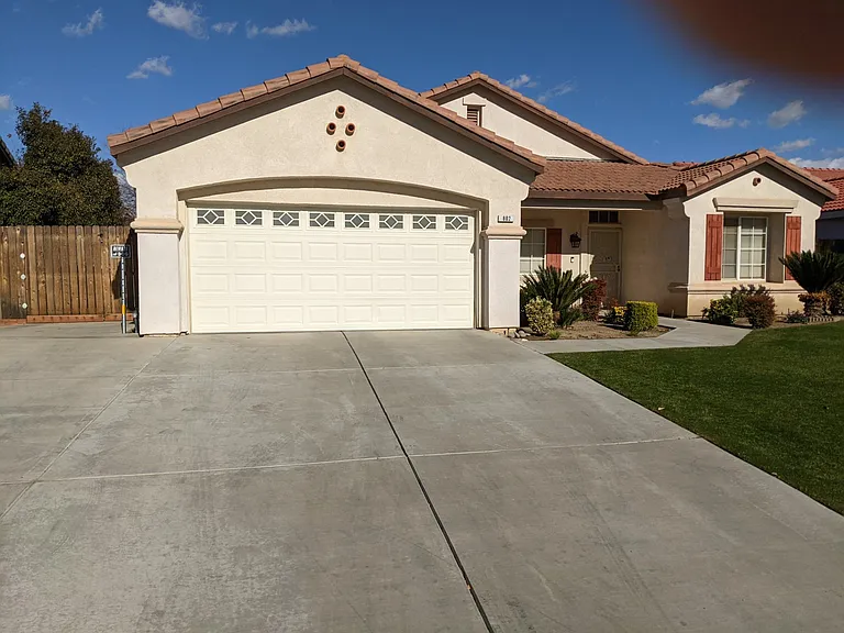 802 Mountain Park Dr — Photo 1