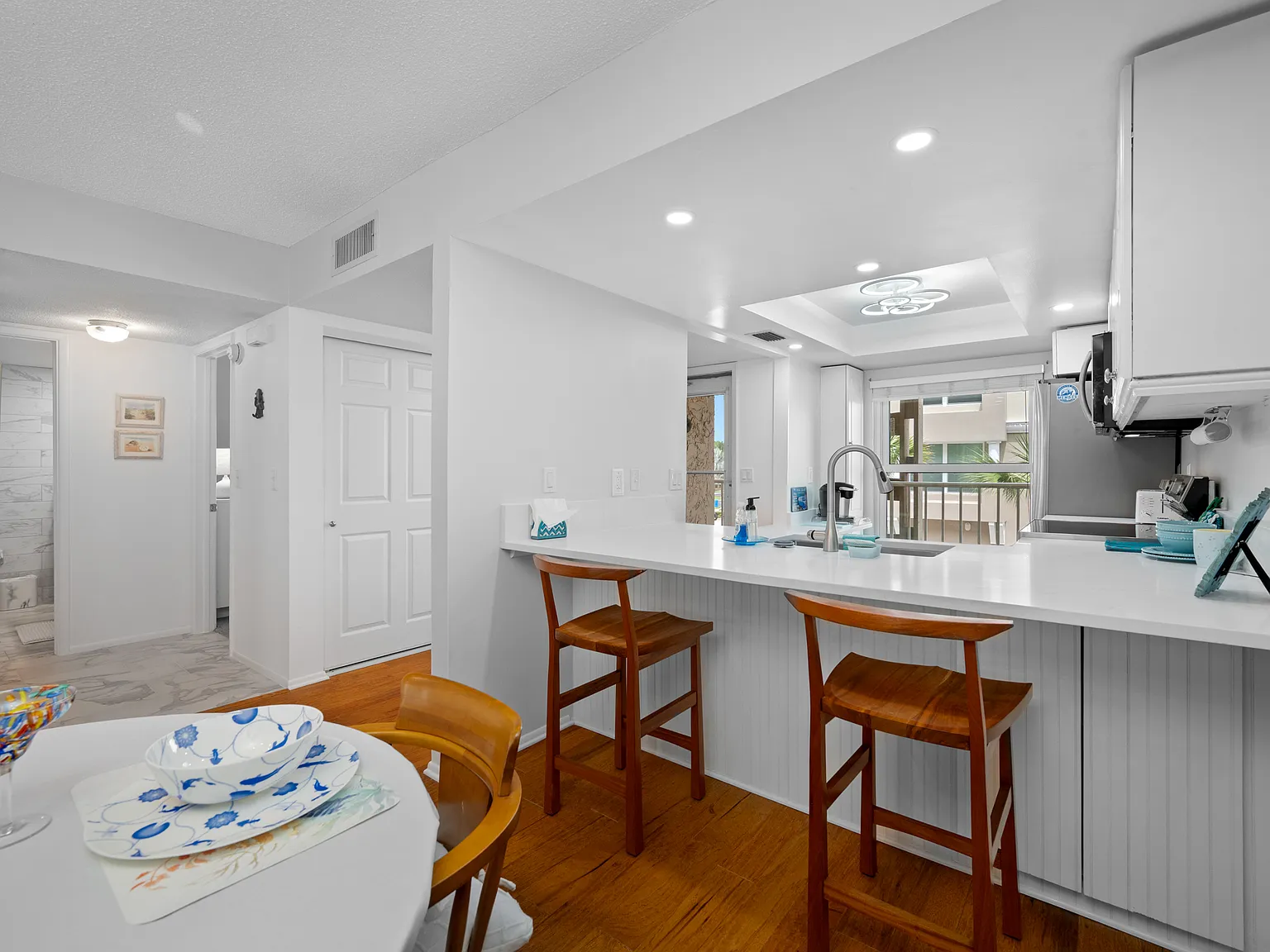 2 bed, 1090 sqft, $2,950 — Photo 3