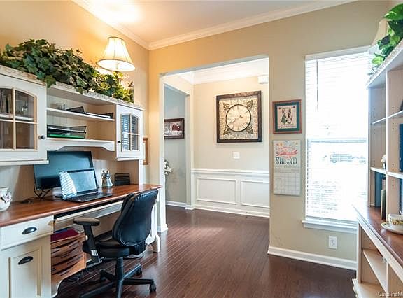 4th image of 5020 Thistle Ln #702