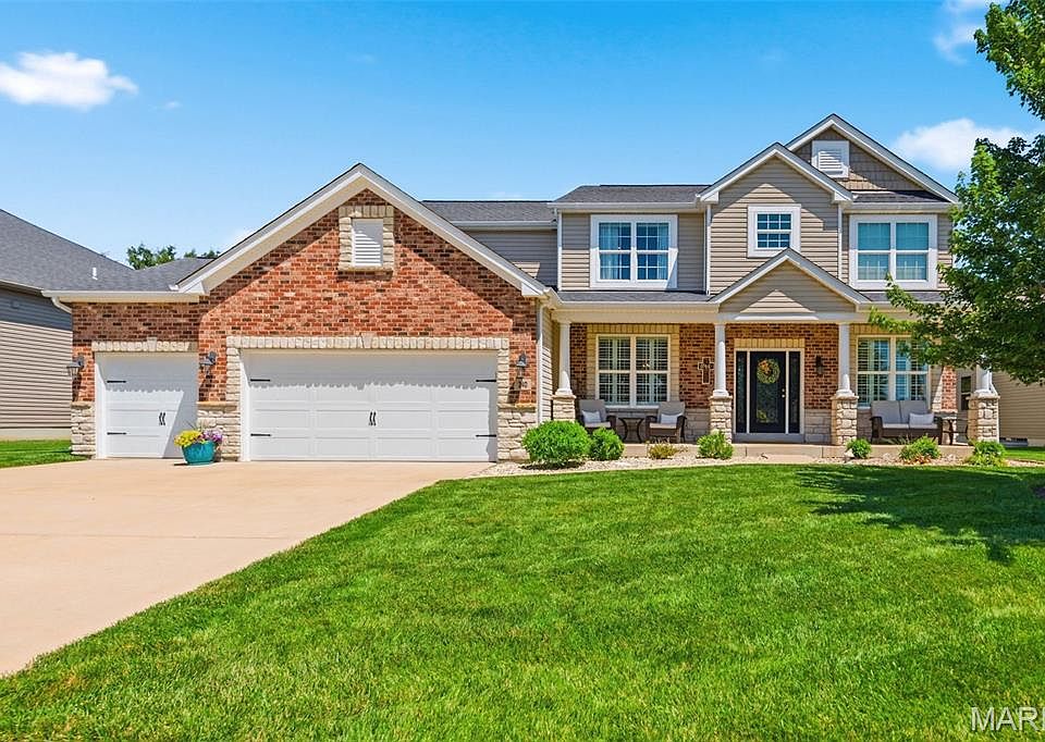 1st image of 240 Oakhurst Cir