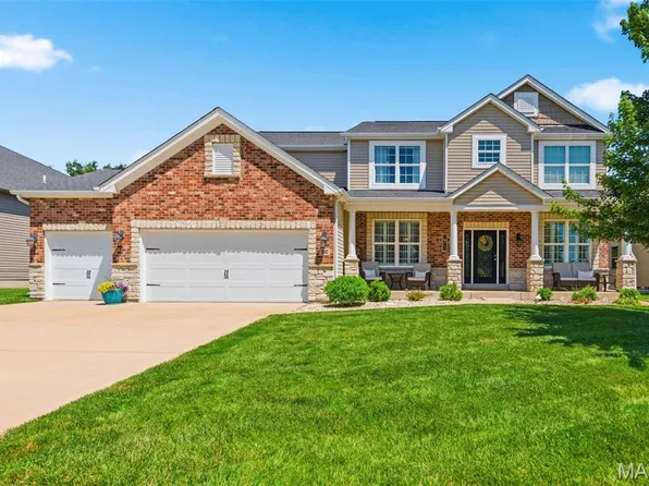 240 Oakhurst Cir, O'Fallon, MO 63368