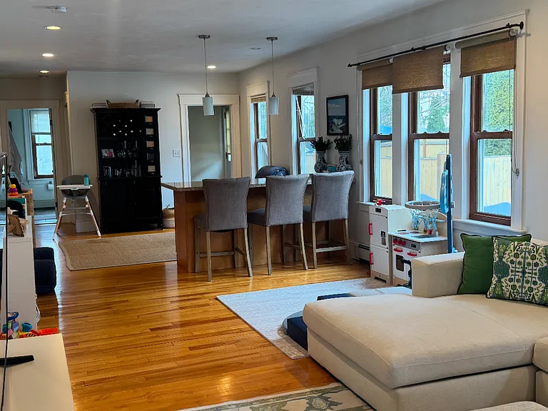 40 1/2 Oakland St #2 — Photo 4