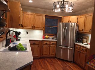 906 Riverside Ln, Blue Ridge, GA 30513