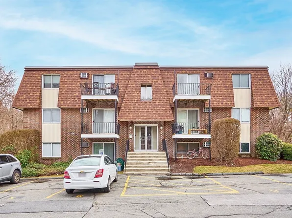 98 Pemberton St APT 29, Dracut, MA 01826