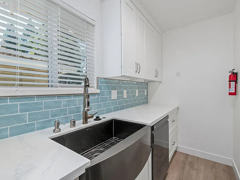 2466 Golzio Ct #4 — Photo 6