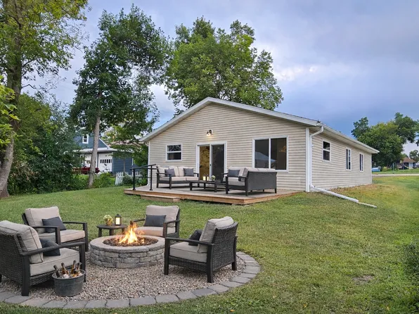 703 2nd St, Henning, MN 56551